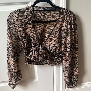 Long sleeve cropped shirt